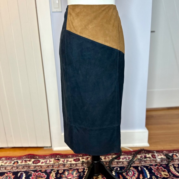 Worth New York, colorblock suede skirt navy/maroon/tan. Size 6, front kick. NEW! - Picture 3 of 10